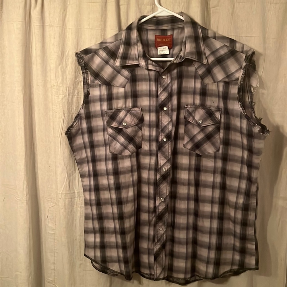 Rustler , extra long tail, pearl snap shirt